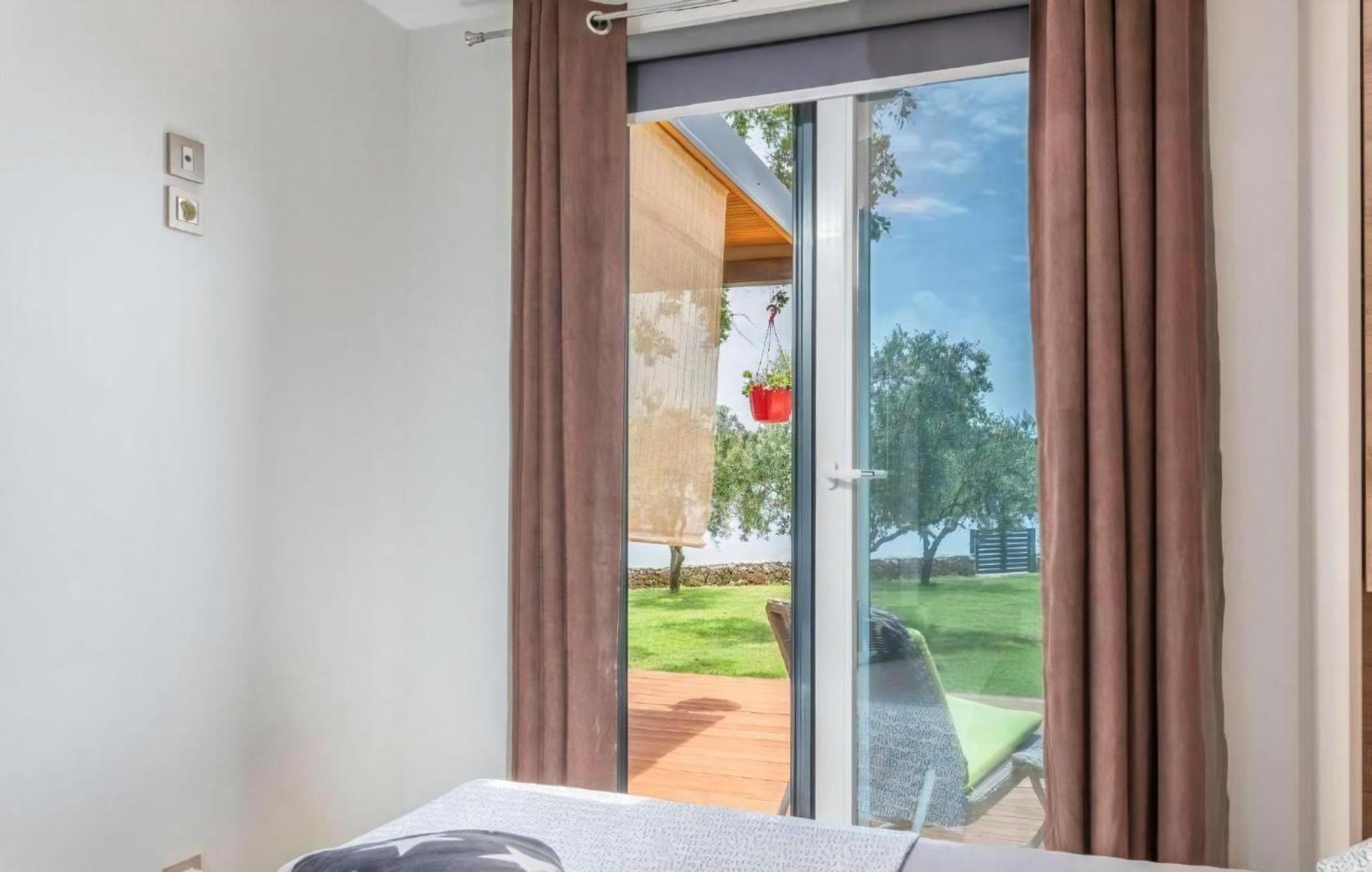 Strandhaus Ive Mit Whirlpool Und Schwimmbad