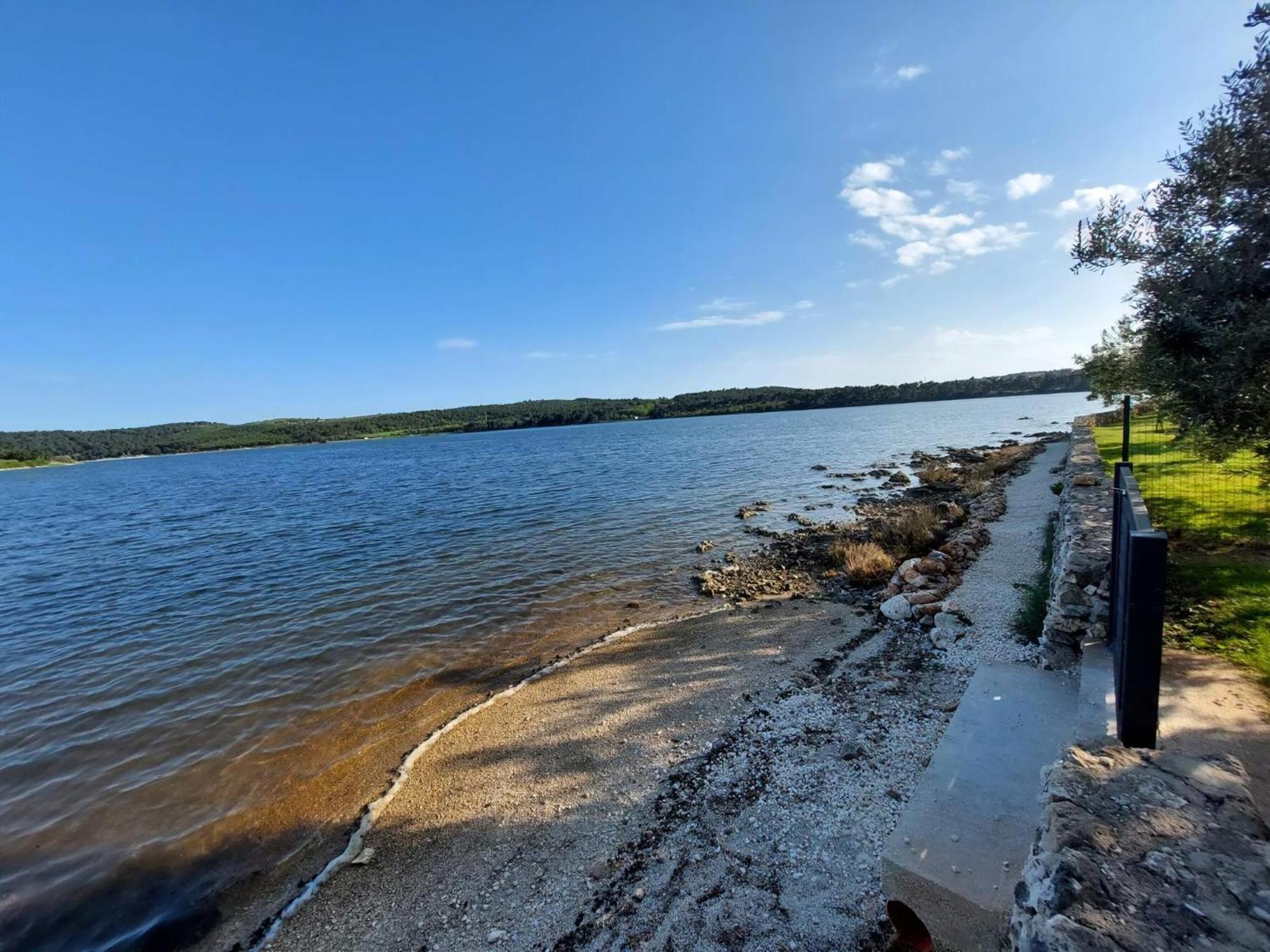 Strandhaus Ive Mit Whirlpool Und Schwimmbad Pula